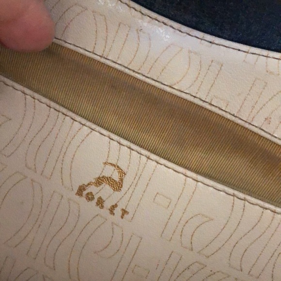 KORET Vintage Saffiano Leather Bag Top Holder - Picture 12 of 16